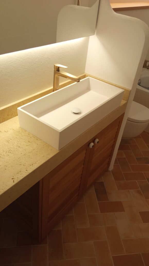 Baño con ducha amplia