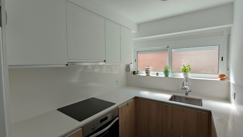 Cocina con electrodomésticos